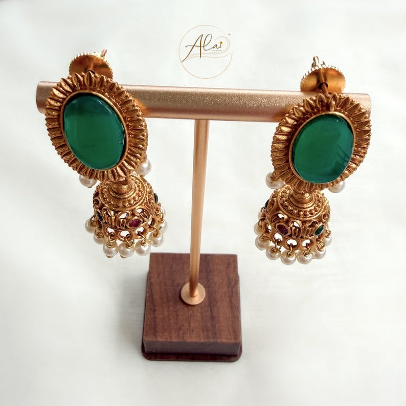 Emerald Pendant Chain