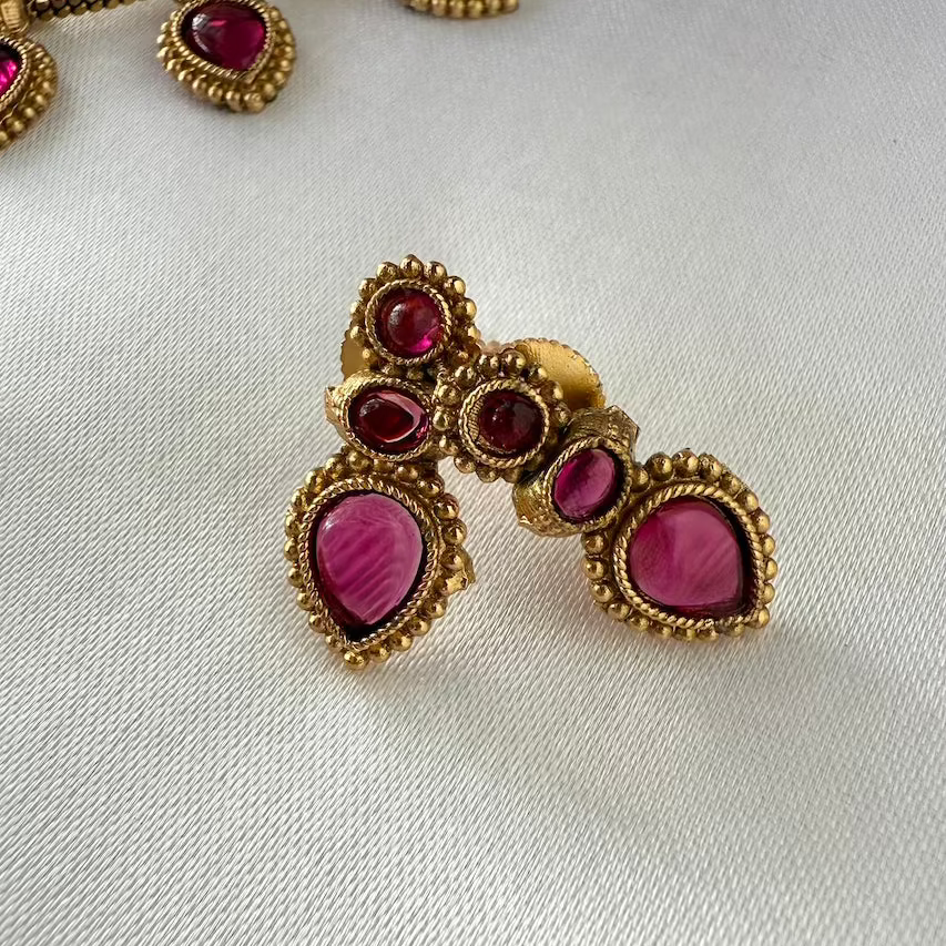 Crimson Pear Antique Gold Heritage Set