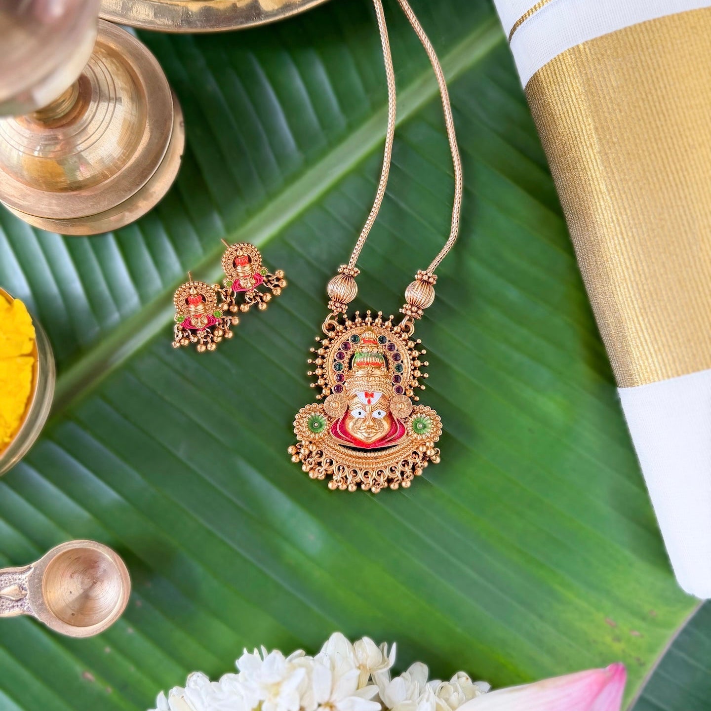 Kathakali Pendant Chain Set