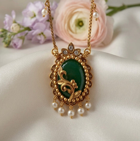 Valli Pendant Chain