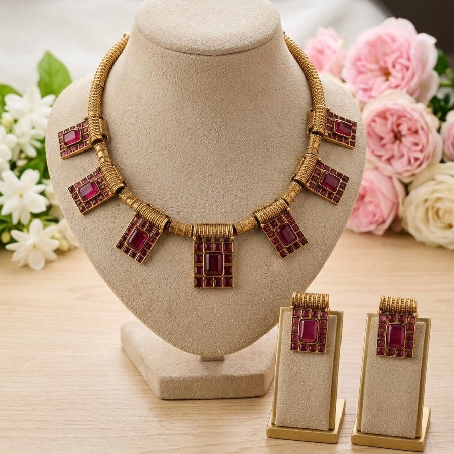 Chathuram Necklace Set
