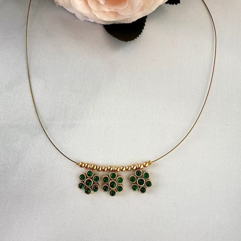 Tripushpa Invisible Chain