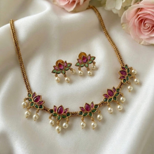 Kamalini Kemp Pearl Set