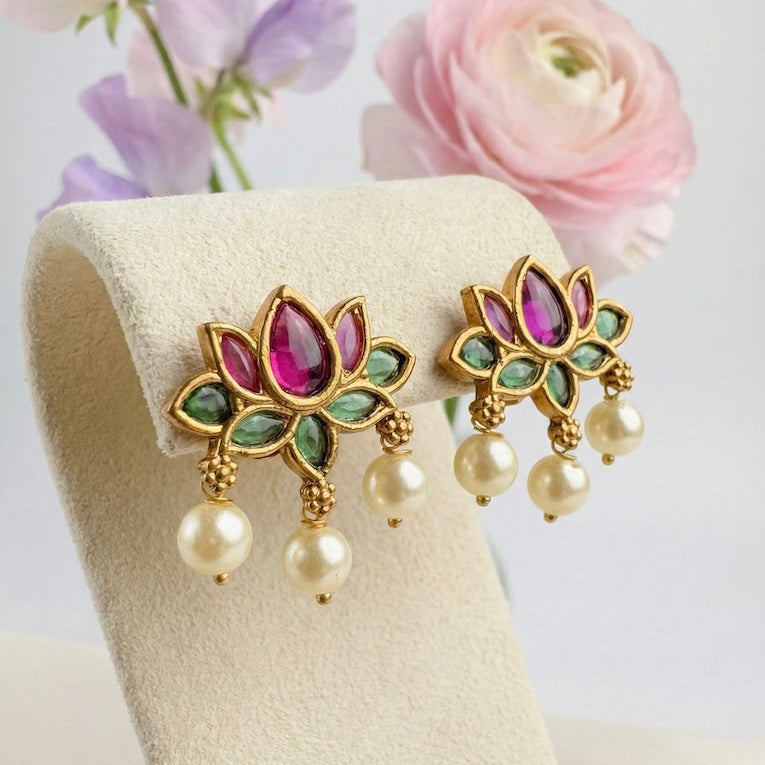 Kamalini Kemp Pearl Set