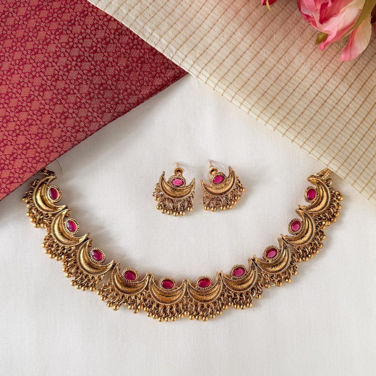 Nila Necklace Set
