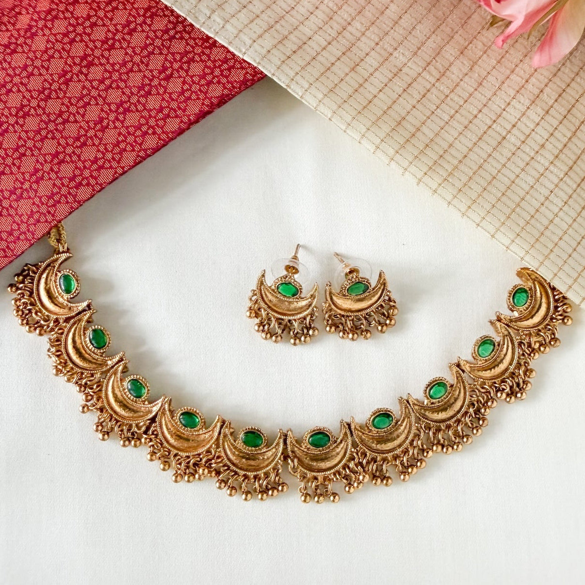 Nila Necklace Set
