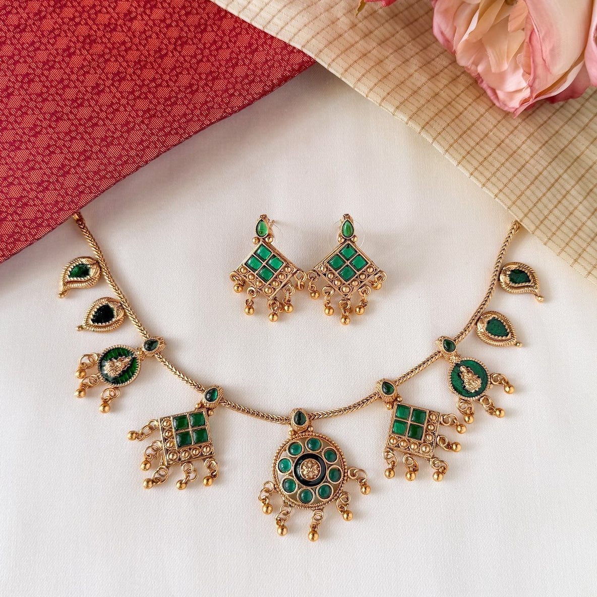 Arya Necklace Set
