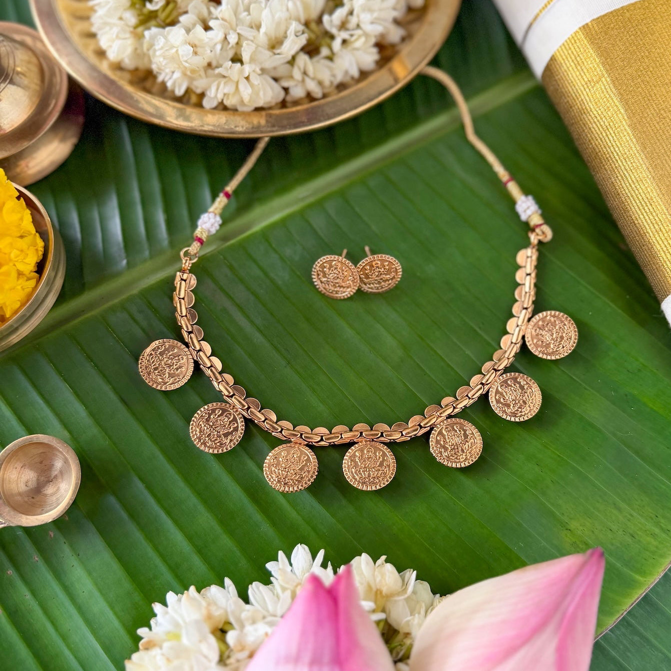 Reversible Floral Kaashumaala Necklace