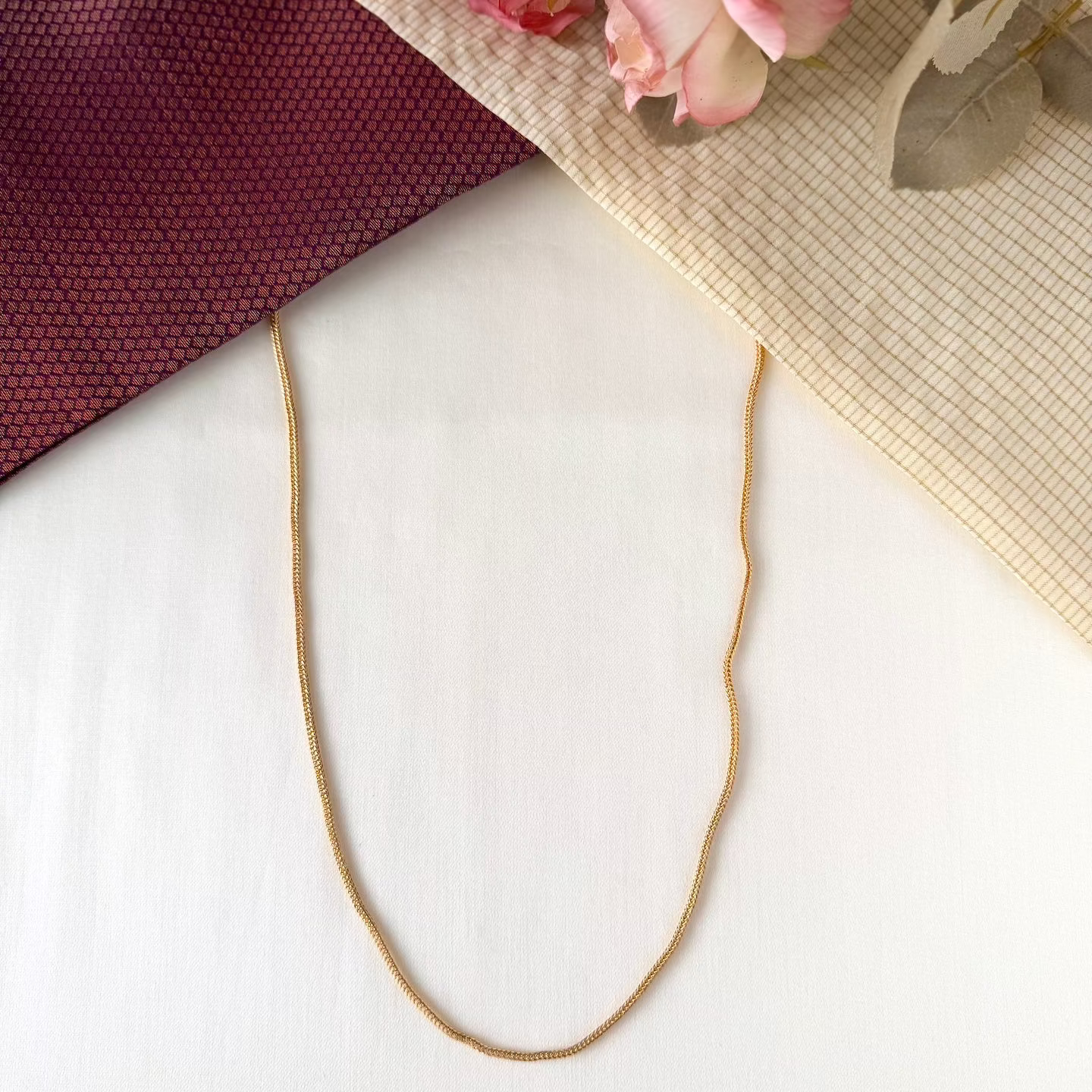 Micro Gold Plain Chain - 8 pidi / 61cm