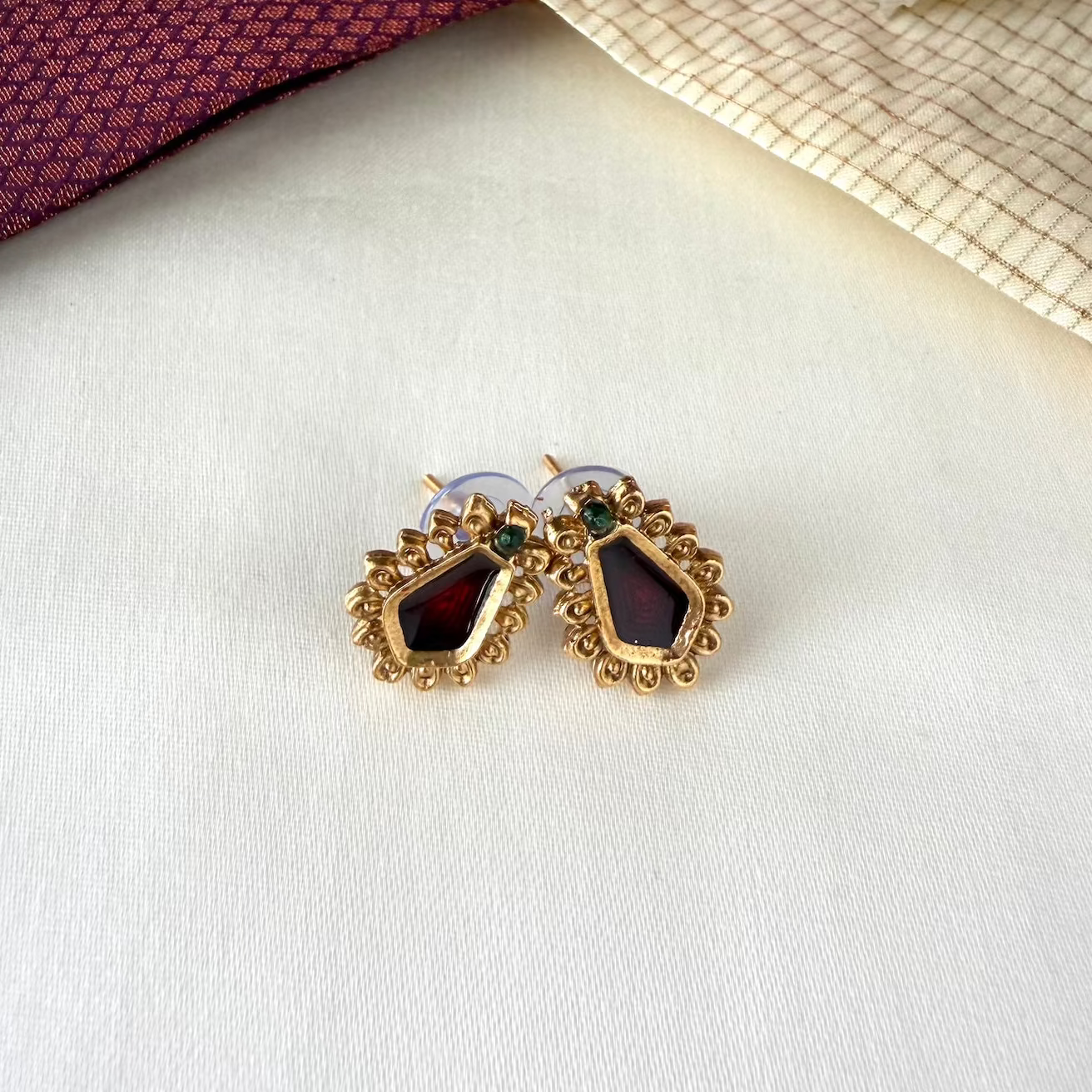 Maroon Nagapadam Pendant Set