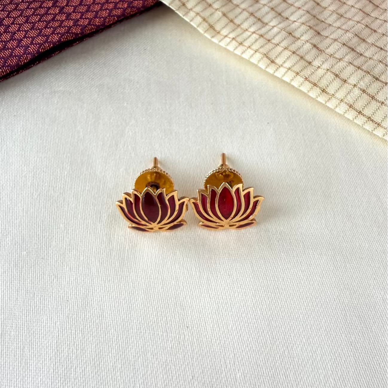 Double Layered Lotus Chain