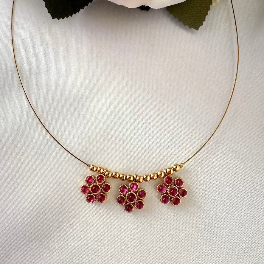 Tripushpa Invisible Chain