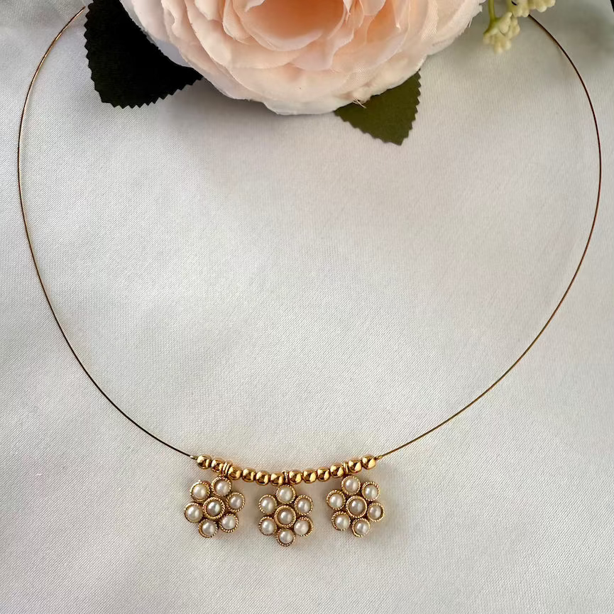 Tripushpa Invisible Chain