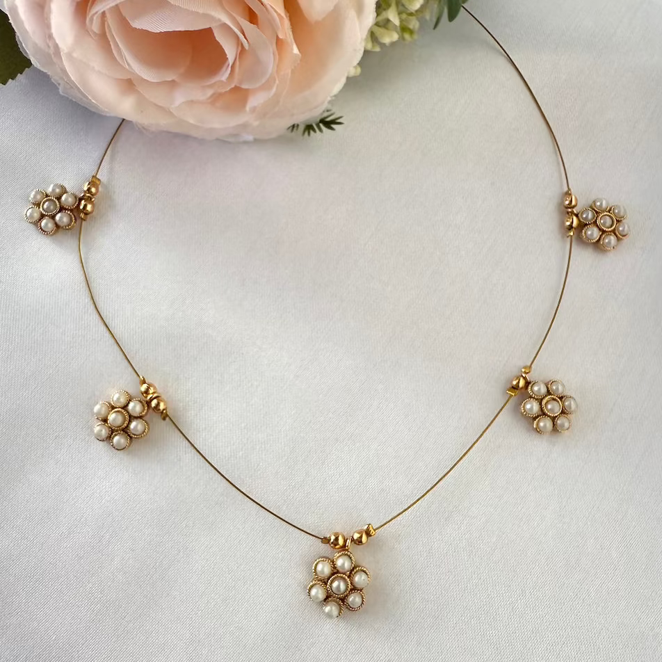 Five-Bloom Invisible Chain